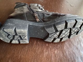 Stivaletti biker tronchetti neri lucidi donna