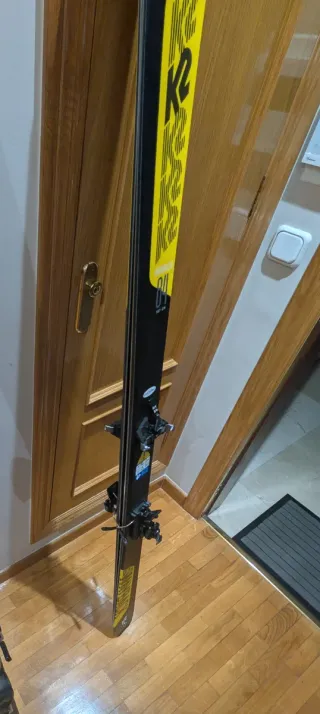 Esquís K2 Wayback 84 + Fijaciones ATK + pieles