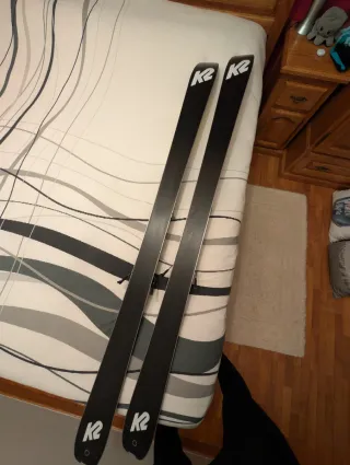 Esquís K2 Wayback 84 + ATK crest 10 + pieles