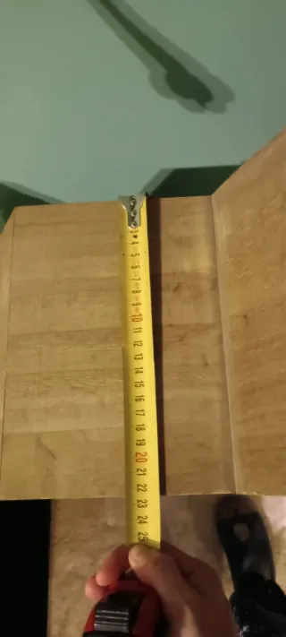 Estantería hexagonal de madera