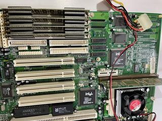 Lote Retro PC: Placa Socket 7 + RAM + Gráfica PCI