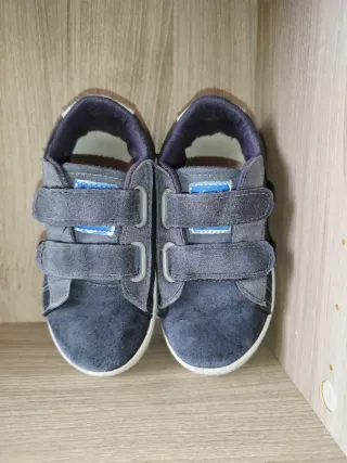 Scarpe da ginnastica Enrico Coveri, numero 27.