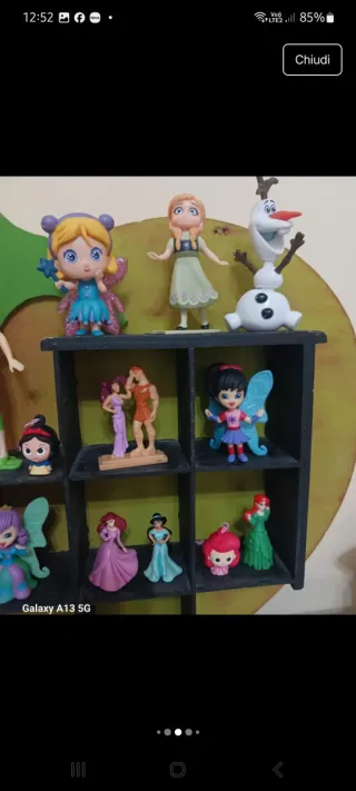 Lotto 12 bambole Disney con espositore