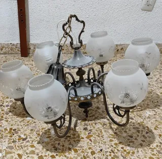 Lámpara de techo antigua de cristal y metal