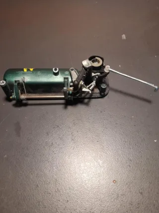 Manilla Maletero VW Golf IV Verde