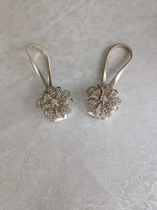 2 Abrazaderas para Cortinas, Flor Plateadas
