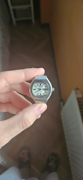 Reloj Seiko Plata y Blanco
