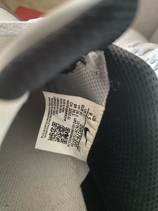 Deportivas Nike Talla 41 Blancas y Negras