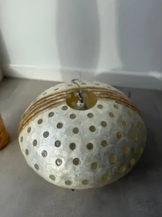 Jarrón y Lámpara Nacar Dorados y Blancos