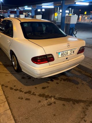 Mercedes-Benz E 200 2000