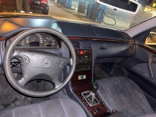 Mercedes-Benz E 200 2000
