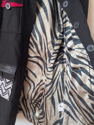 Gabardina Paramita Negra Multicolor