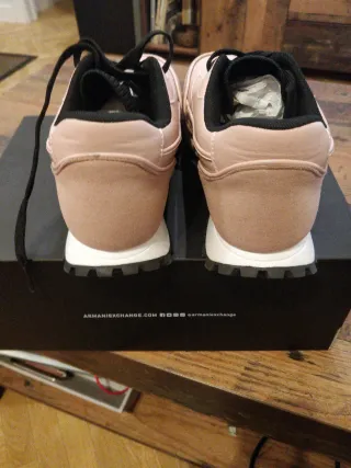 Zapatillas Armani Exchange Rosa y Negro
