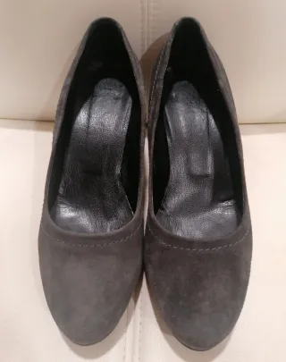 Scarpe grigie con tacco