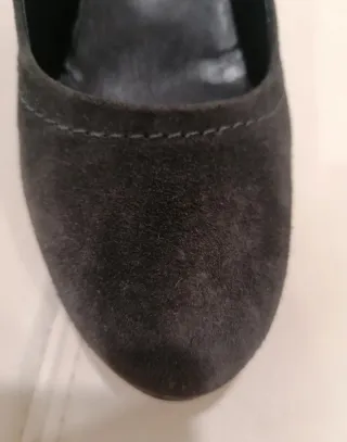 Scarpe grigie con tacco