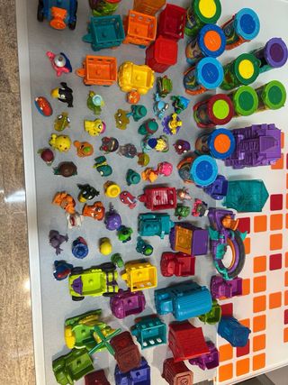 Muñecos de colección varios 99 unidades en total