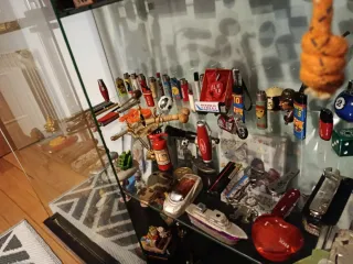 Collezione di accendini vari