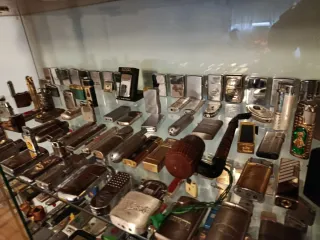 Collezione di accendini vari