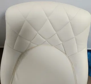 Taburete de barra blanco y plateado