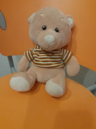 Orsetto peluche marrone con maglietta a righe