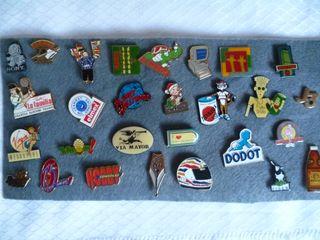 Colección de pins de diferentes motivos