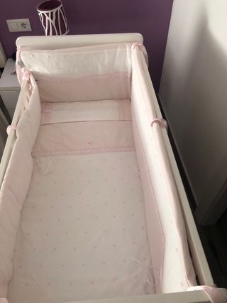 Colcha, chichonera y edredón para cuna