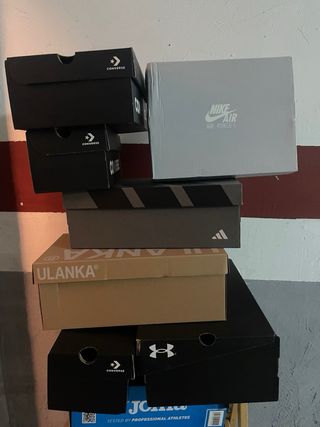 Cajas de zapatillas vacías (varias marcas)
