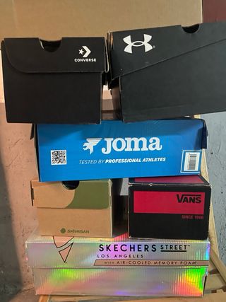 Cajas de zapatillas vacías (varias marcas)