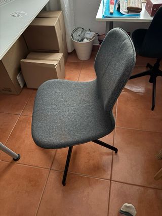 Escritorio y Silla ergonómica