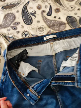 Pantalones vaqueros Zara Talla 44