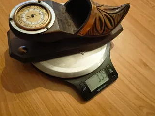 Barómetro de pared antiguo