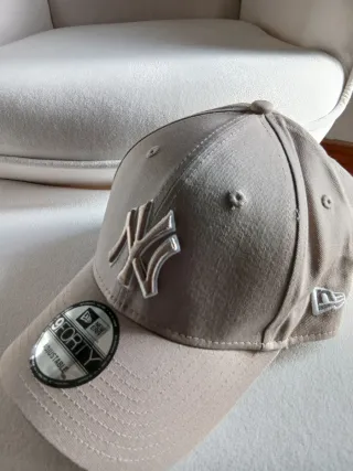 Gorra New Era Beige 9FORTY Ajustable