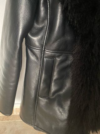 Abrigo efecto piel con pelo