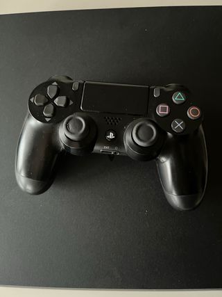 PS4 1T + mando original y cables