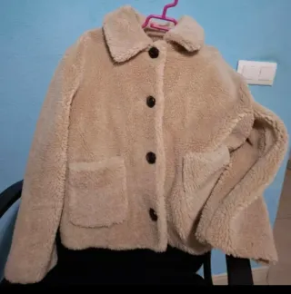 Chaqueta beige de borreguito