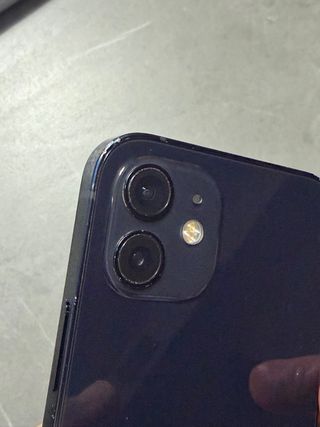 iPhone 12 128GB. Todo original.  Batería 76%