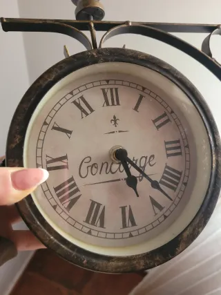 Reloj de pared doble cara estilo antiguo