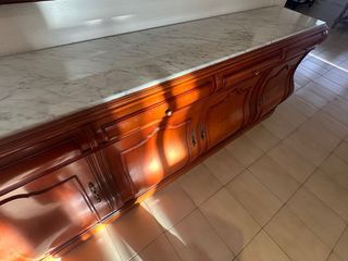 Aparador clásico madera maciza con mármol