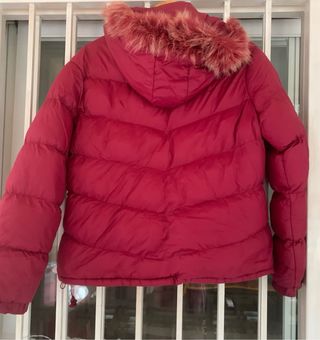 Chaqueta acolchada fucsia con capucha