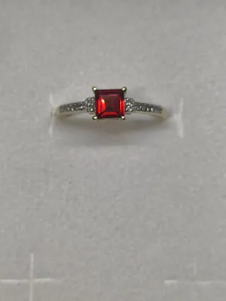 Anillo Plata Ley chapado en oro Granate y Topacios