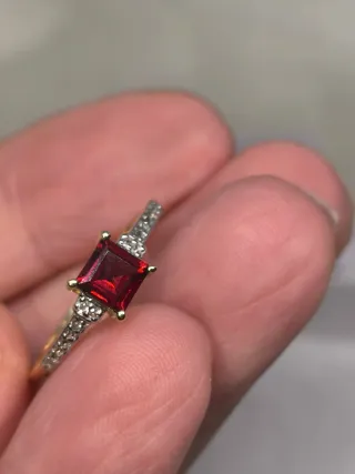 Anillo Plata Ley chapado en oro Granate y Topacios