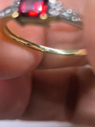 Anillo Plata Ley chapado en oro Granate y Topacios