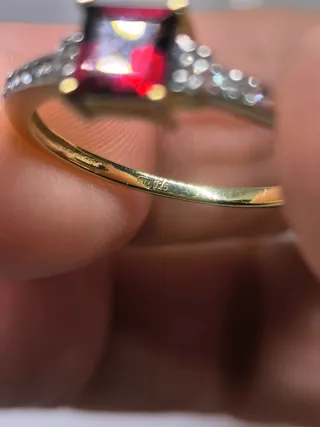 Anillo Plata Ley chapado en oro Granate y Topacios