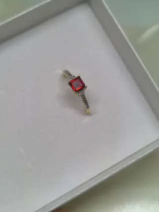 Anillo Plata Ley chapado en oro Granate y Topacios