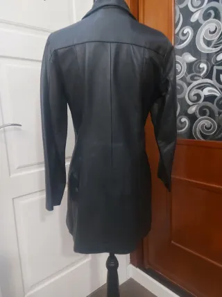 Abrigo de piel negro