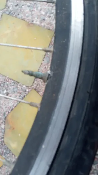 Rueda de bicicleta grande,1 euro