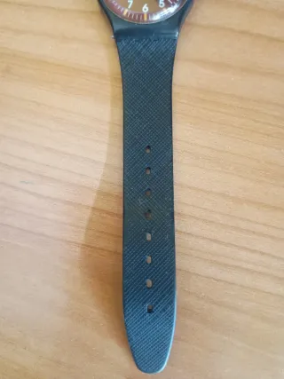 Reloj Swatch Rojo y Negro
