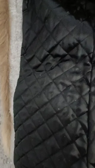 Abrigo Maje gris con capucha y pelo