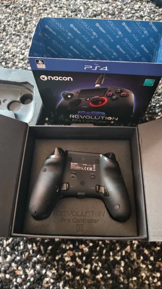 Mando Nacon Revolution Pro Controller 2