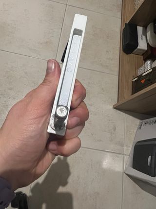 Maneta para persiana blanca